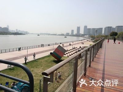 包含上海徐汇滨江绿地房价的词条